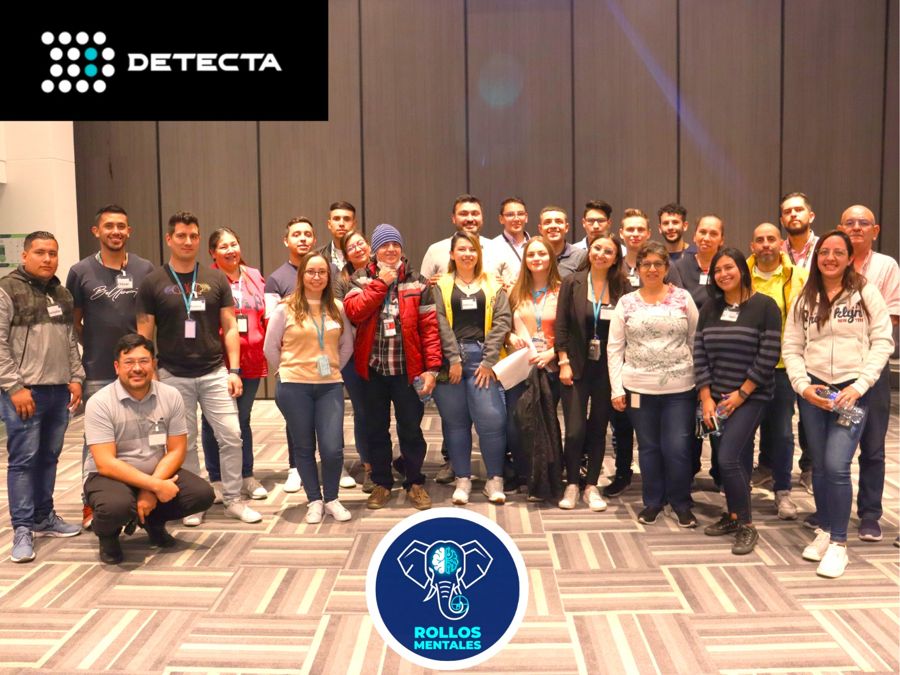 Equipo de Detecta en un taller de Rollos Mentales